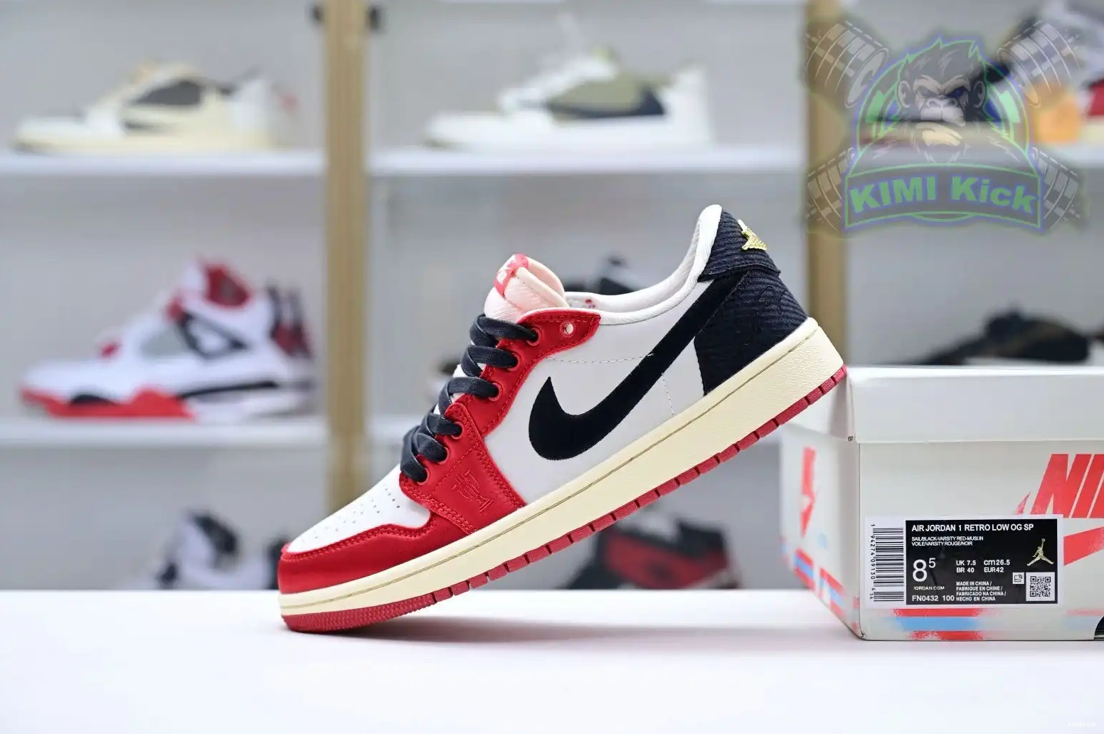 Trophy Kimikick Air “Away” 1 Room x Jordan Jordan Low OG 0506